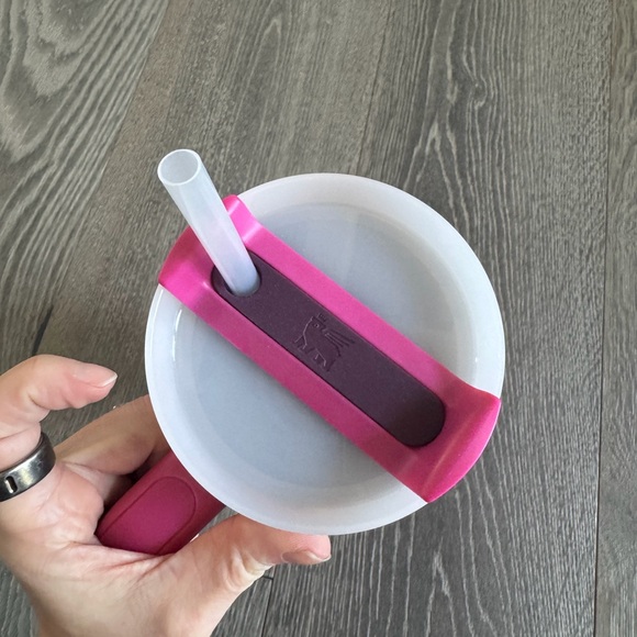 Stanley Quencher Tumbler in Pink Purple 40 oz - Picture 6 of 6